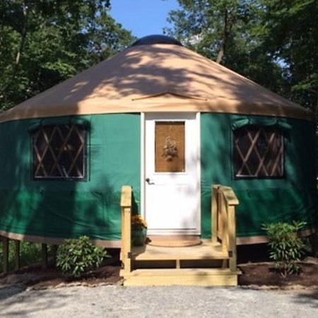 Circle M Camping Resort 16 Ft. Yurt 1 แลงคาสเตอร์ ภายนอก รูปภาพ